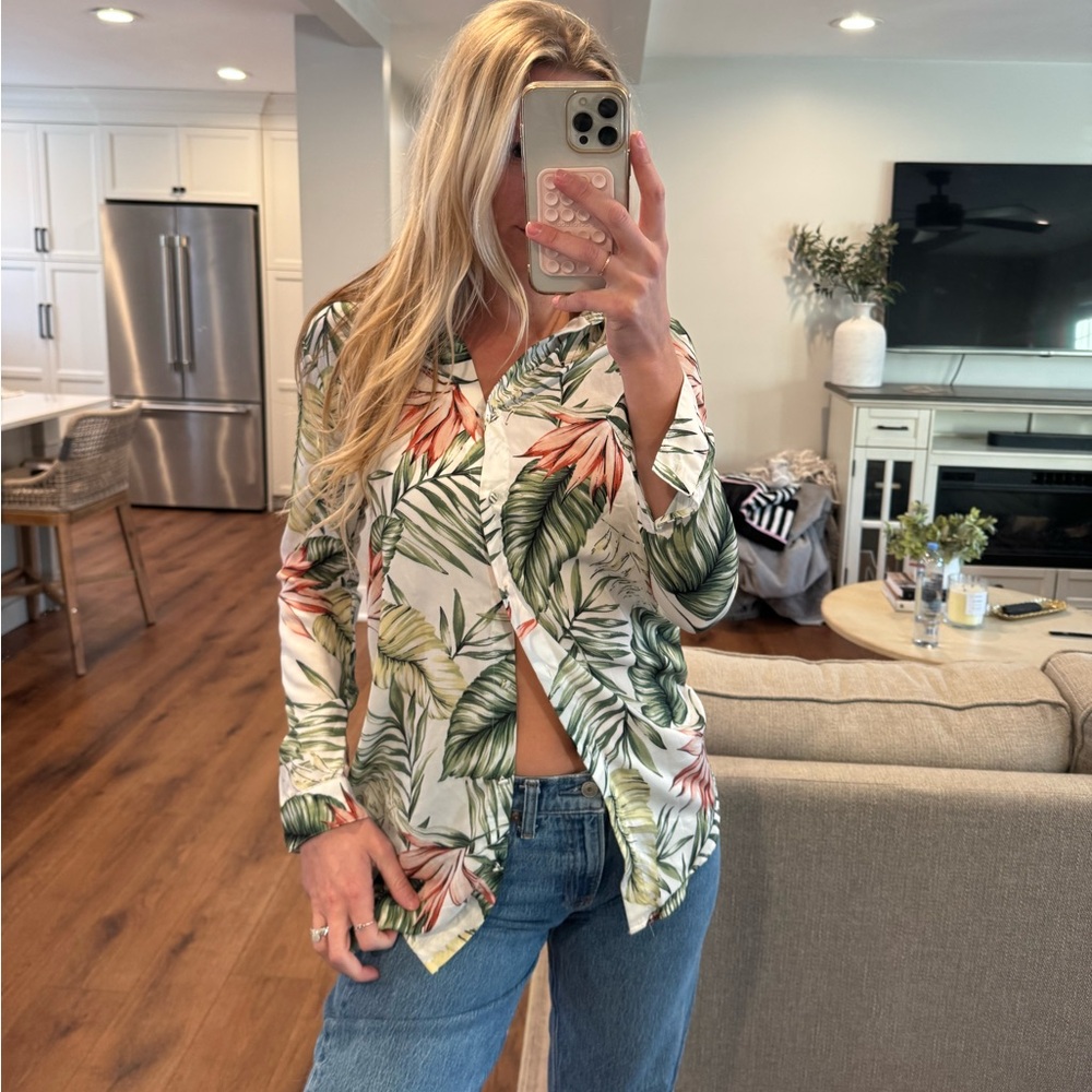 Superdown Tropical Button Up Size XS